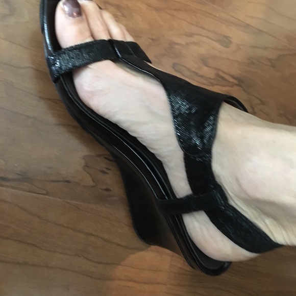 Kenneth Cole style name cabin fever wedge sandals - Picture 4 of 4